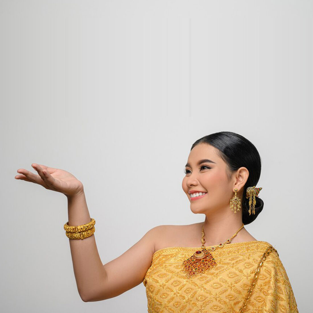 Gold Chains - Image 2